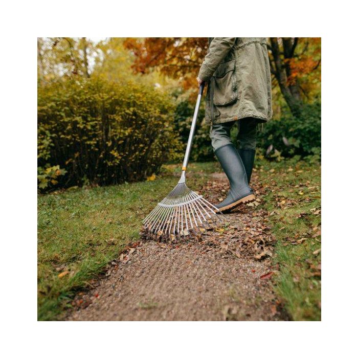 1076977_fiskarsemea_04_ergonomic-fan-rake_productimage.jpg