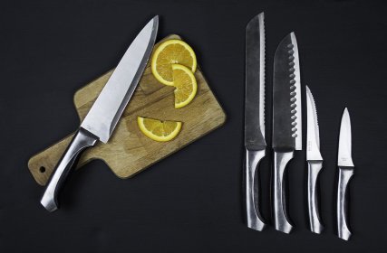 Wybieramy noże kuchenne. Na co zwrócić uwagę przy zakupie kompletu noży?